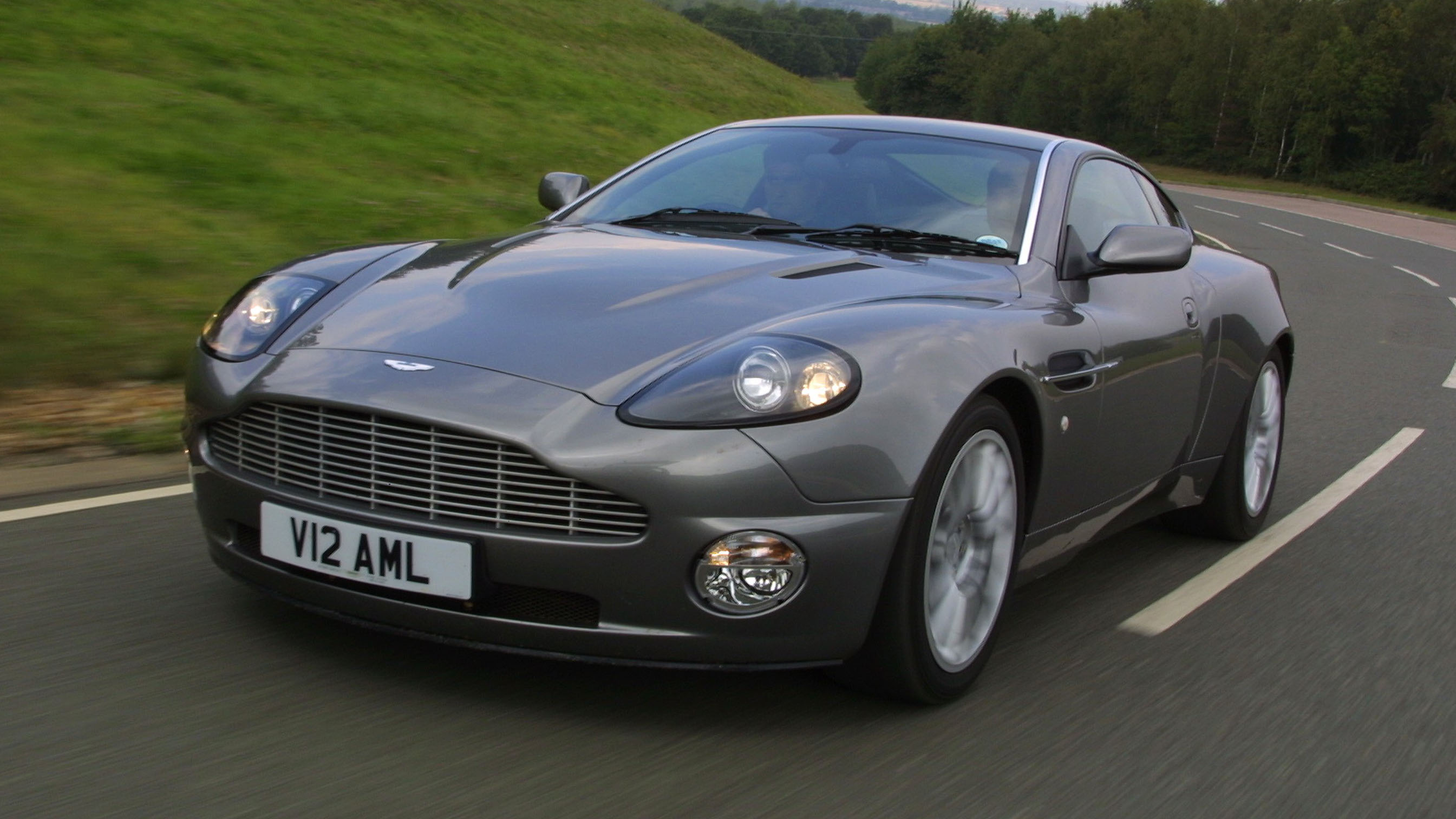 Aston Martin v12 Vanquish 2001