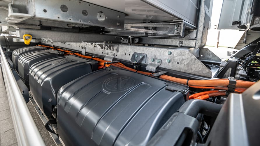 This electric truck needs a 420kWh battery to do 250 miles Top Gear