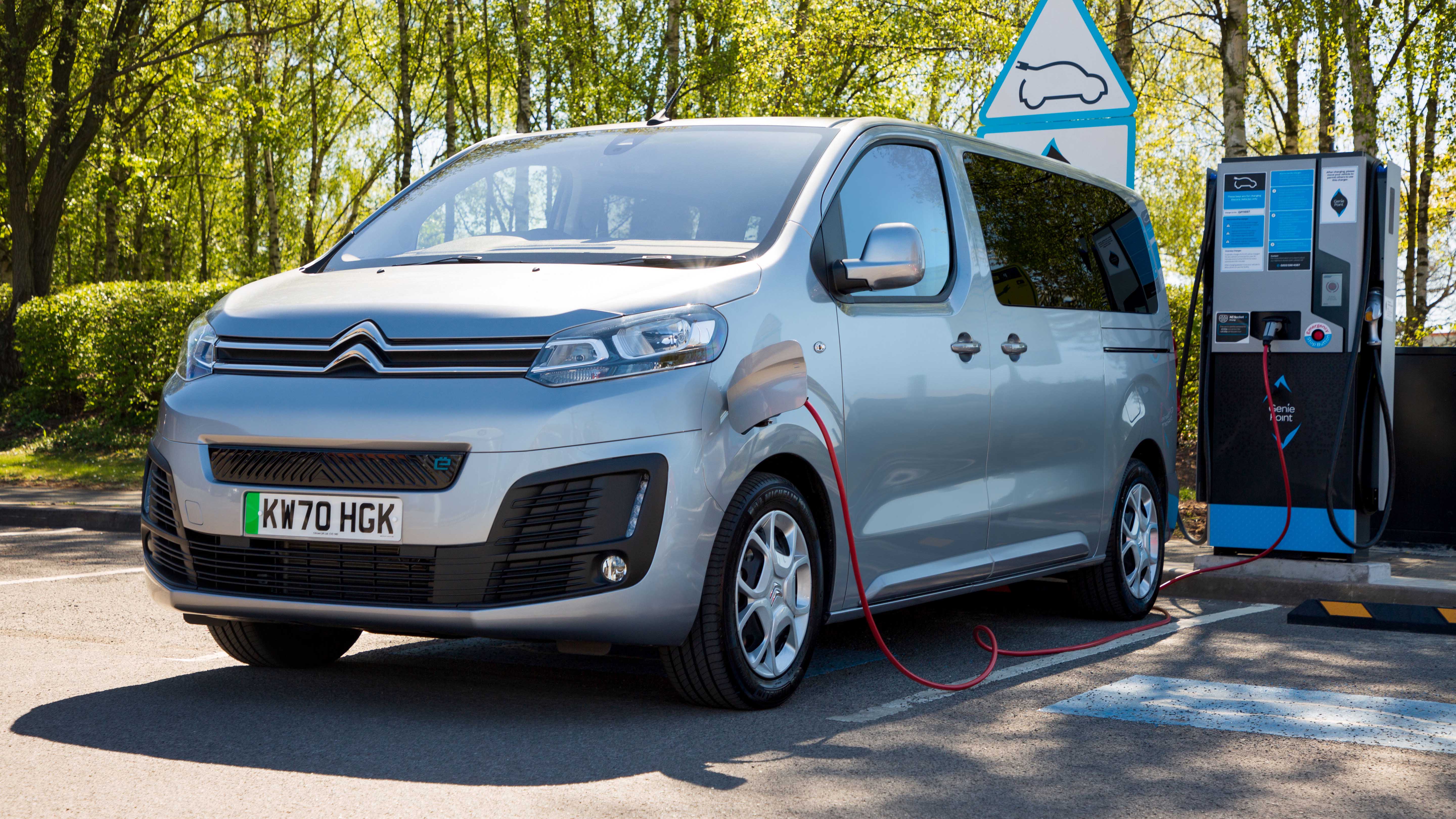 Citroen e-SpaceTourer Review 2023 | Gear