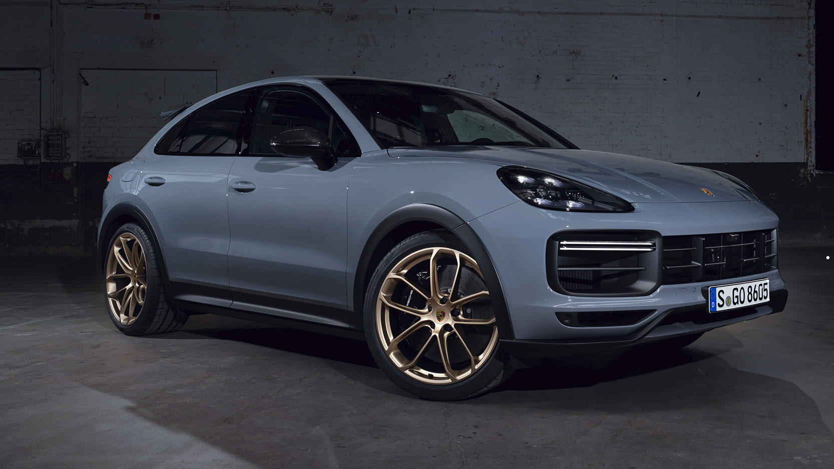 Porsche Cayenne Turbo GT front static