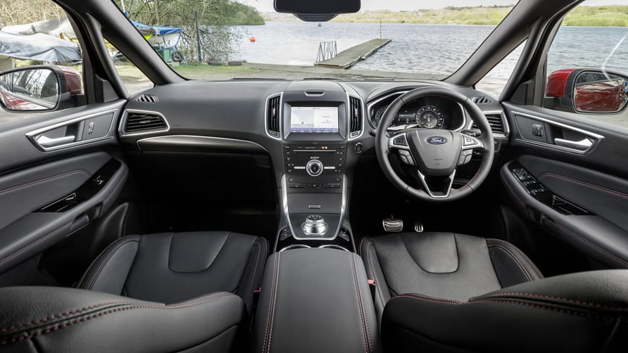Ford S-MAX Interior Layout & Technology | Top Gear