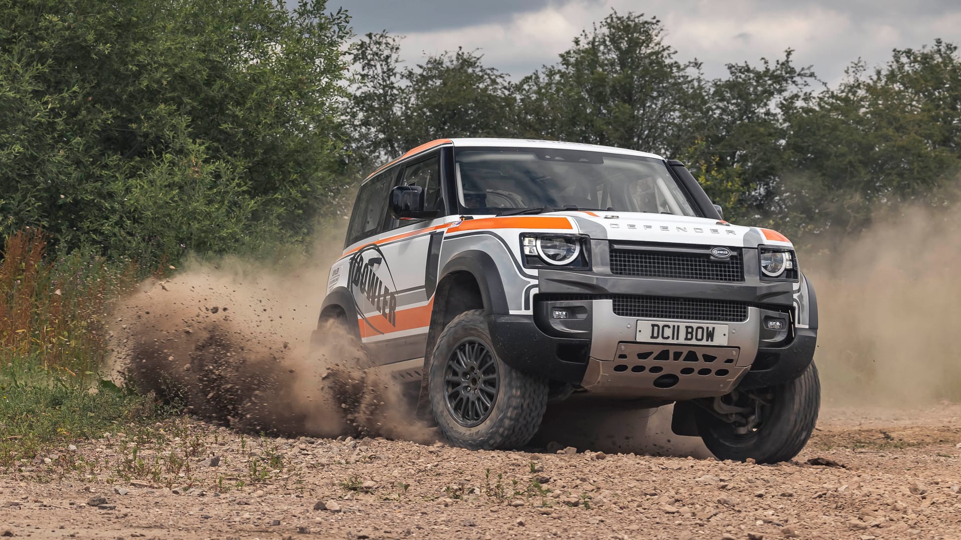 Bowler Defender Challenge review: Defender 90-based rally car driven ...