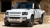Land Rover Defender P400e PHEV