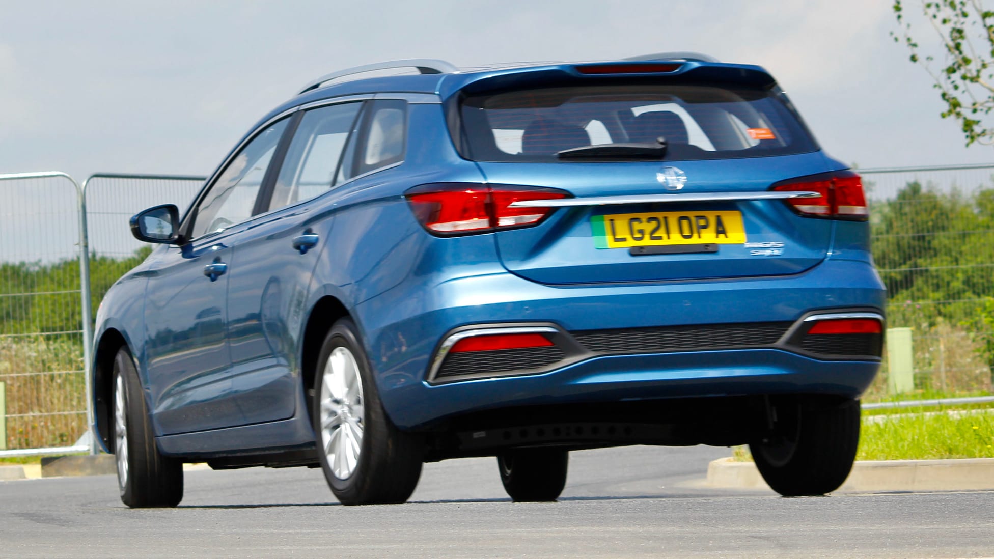 MG5 Long Range review: um, longer-range electric MG driven Reviews 2025 ...