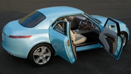 Nissan Foria side view with doors open