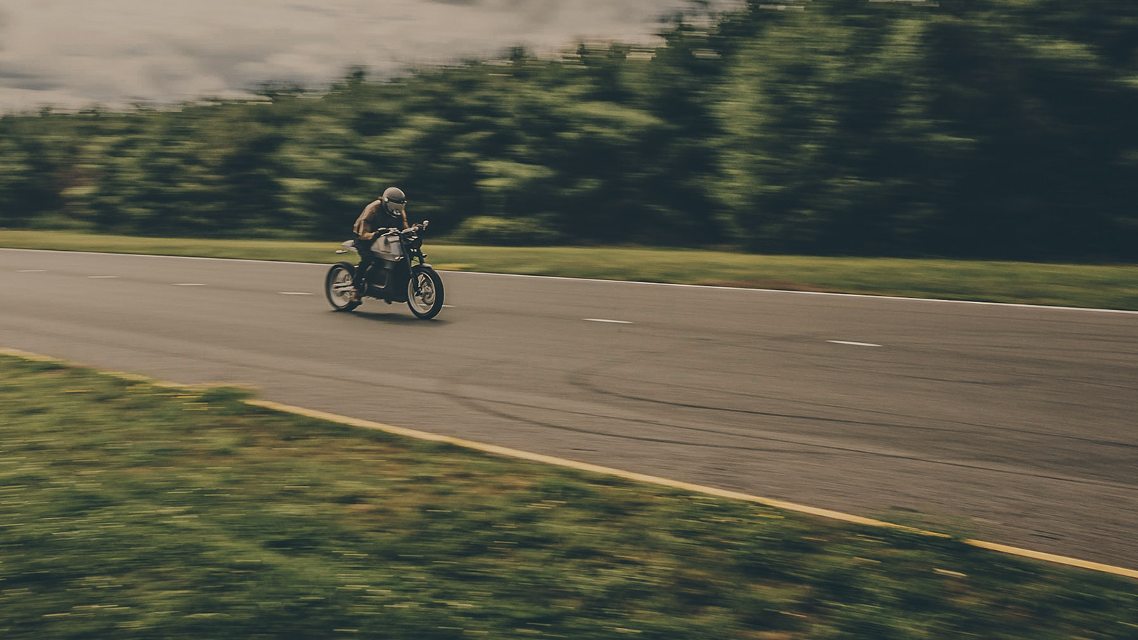 Tarform Luna electric motorbike