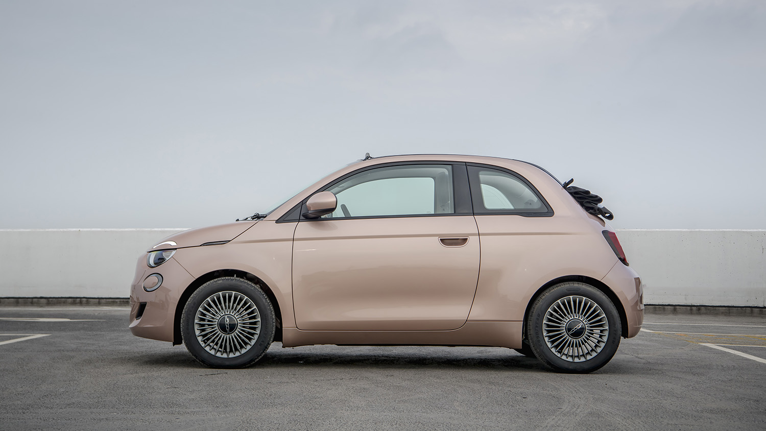 pleegouders hoog Brandewijn Fiat 500C Review 2023 | Top Gear