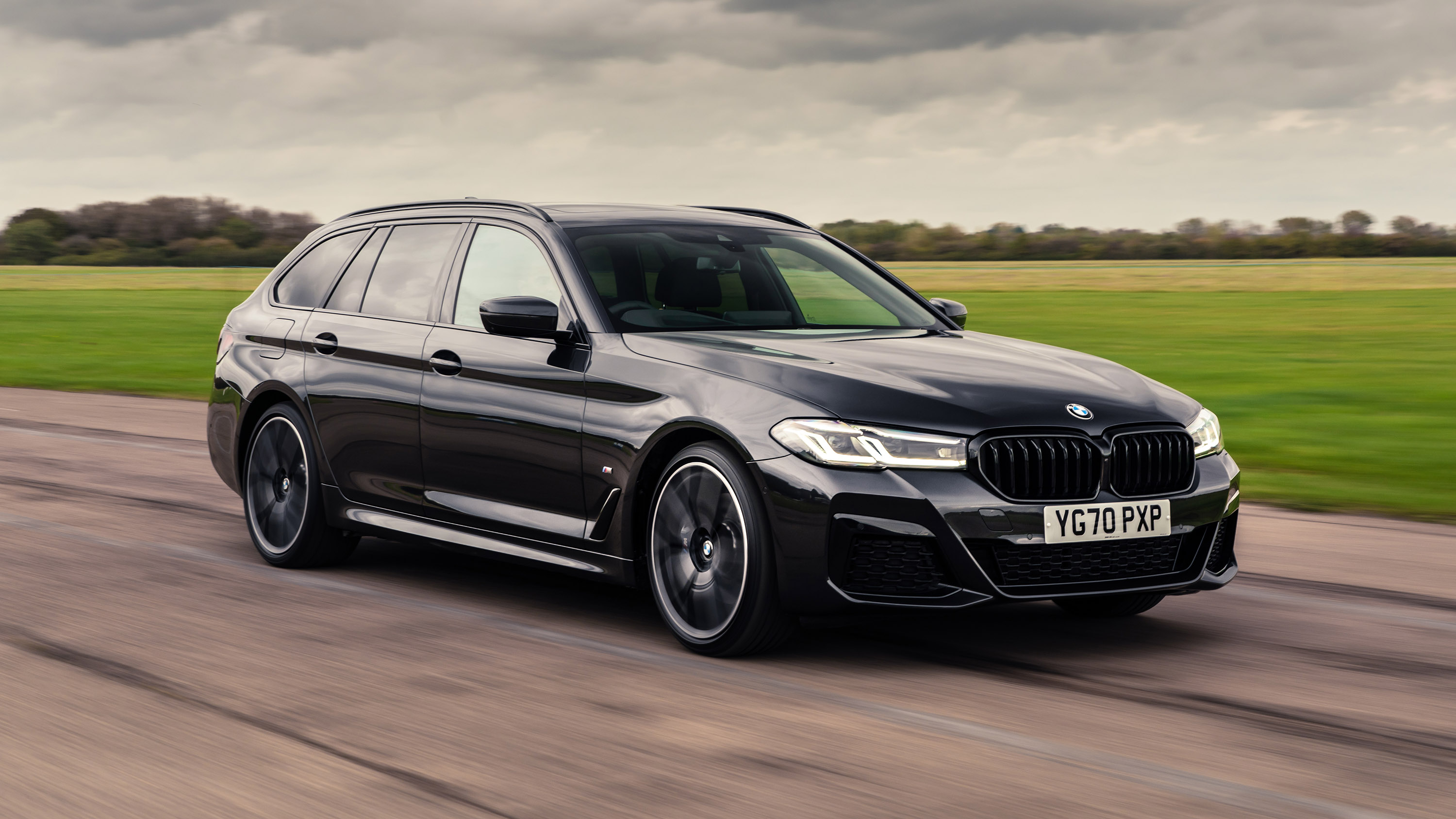 Om toevlucht te zoeken Komkommer Touhou BMW 5 Series Touring Review 2022 | Top Gear