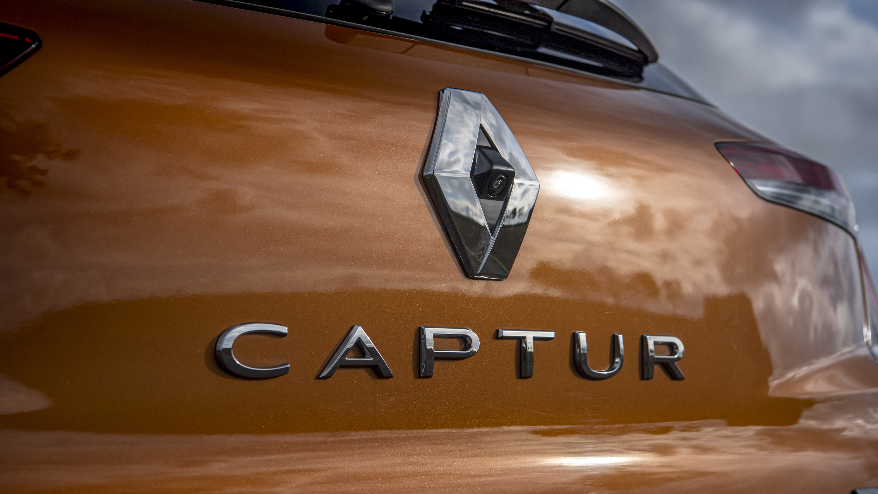 Renault Captur updated with new RS Line and SE Limited versions