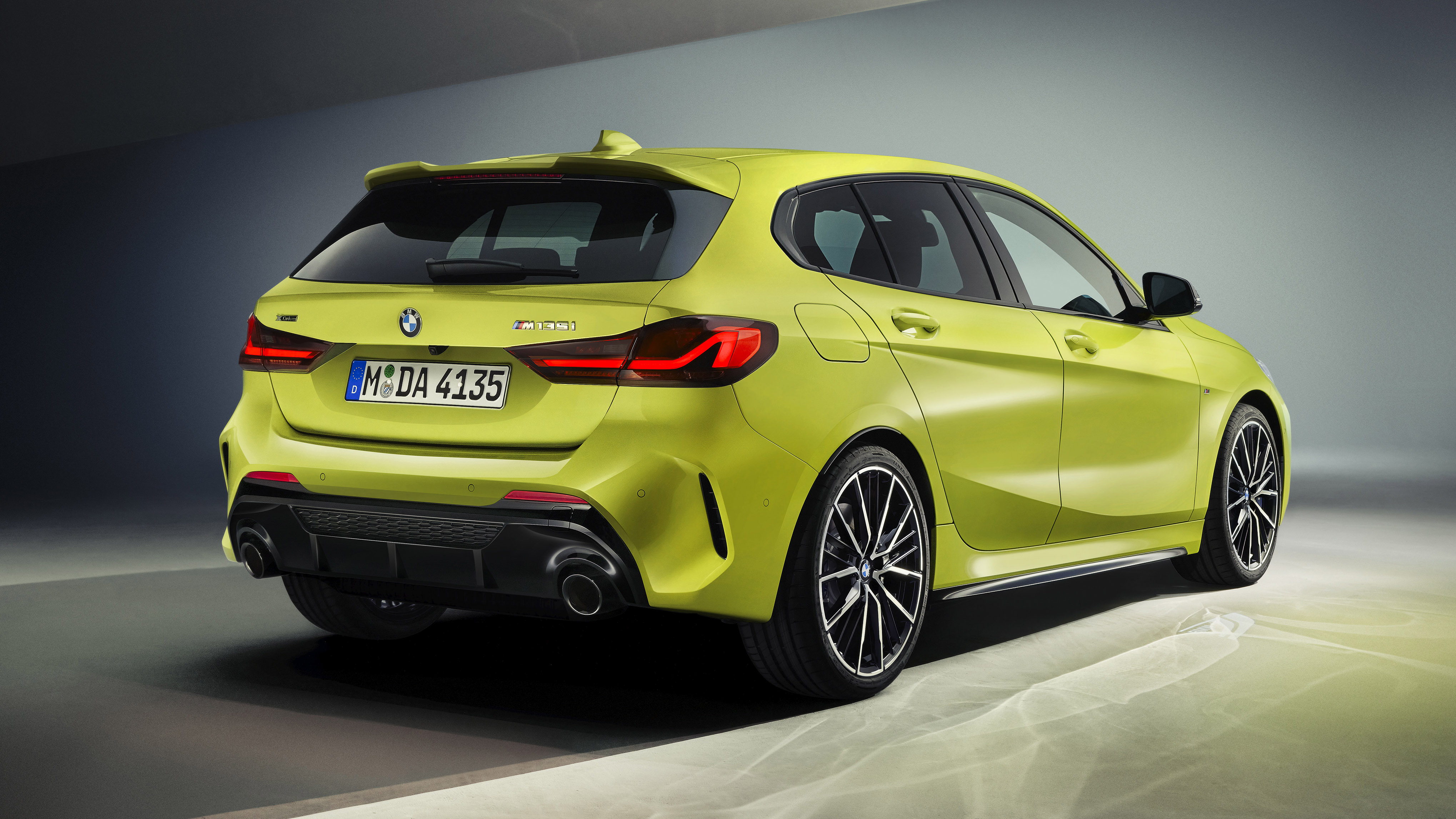 Krigsfanger talent krysantemum BMW has made the all-wheel-drive M135i louder and pointier | Top Gear