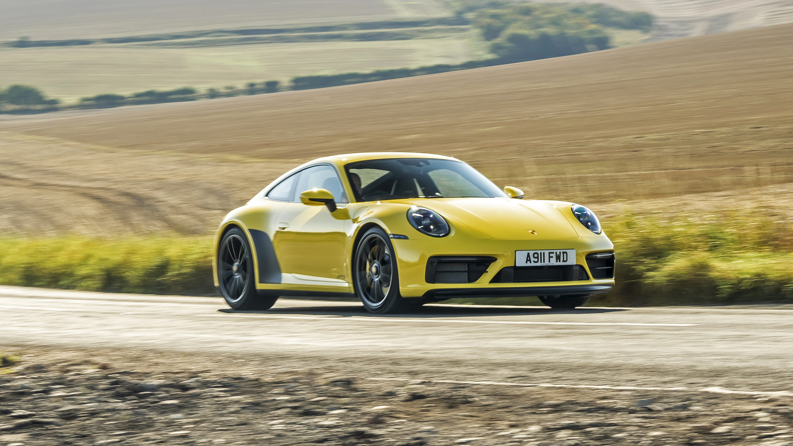 Porsche 911 Carrera 4 GTS (2023)