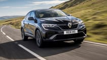 Renault Arkana front three quarters dynamic