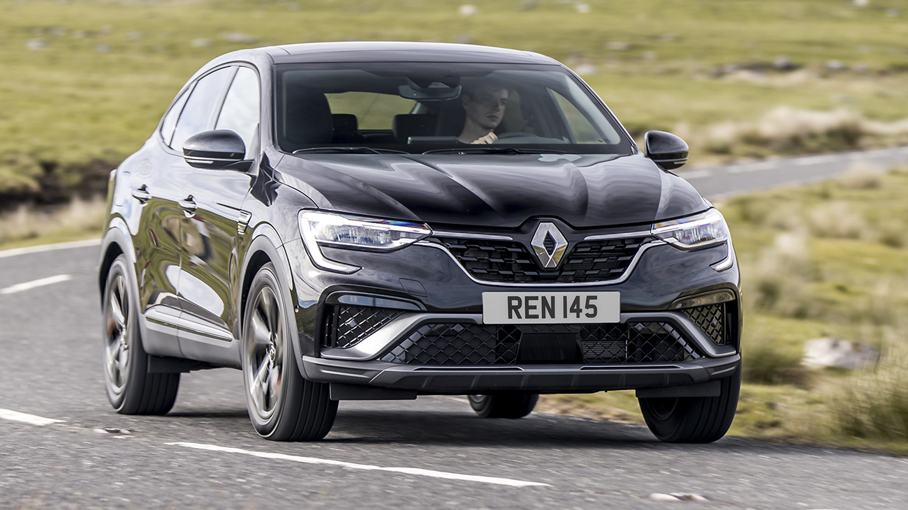 Renault Arkana front end cornering