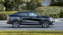 Renault Arkana dynamic side view