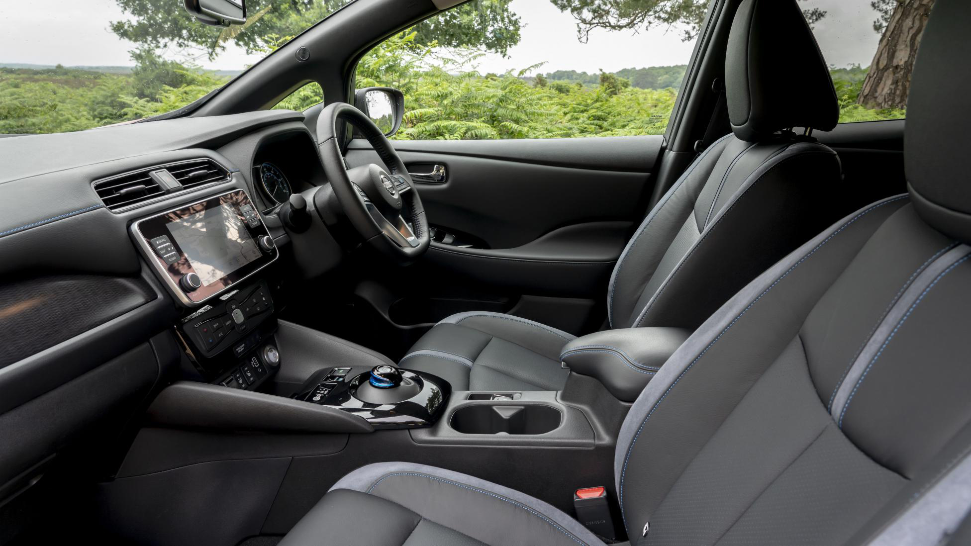 Nissan Leaf Interior Layout Technology Top Gear