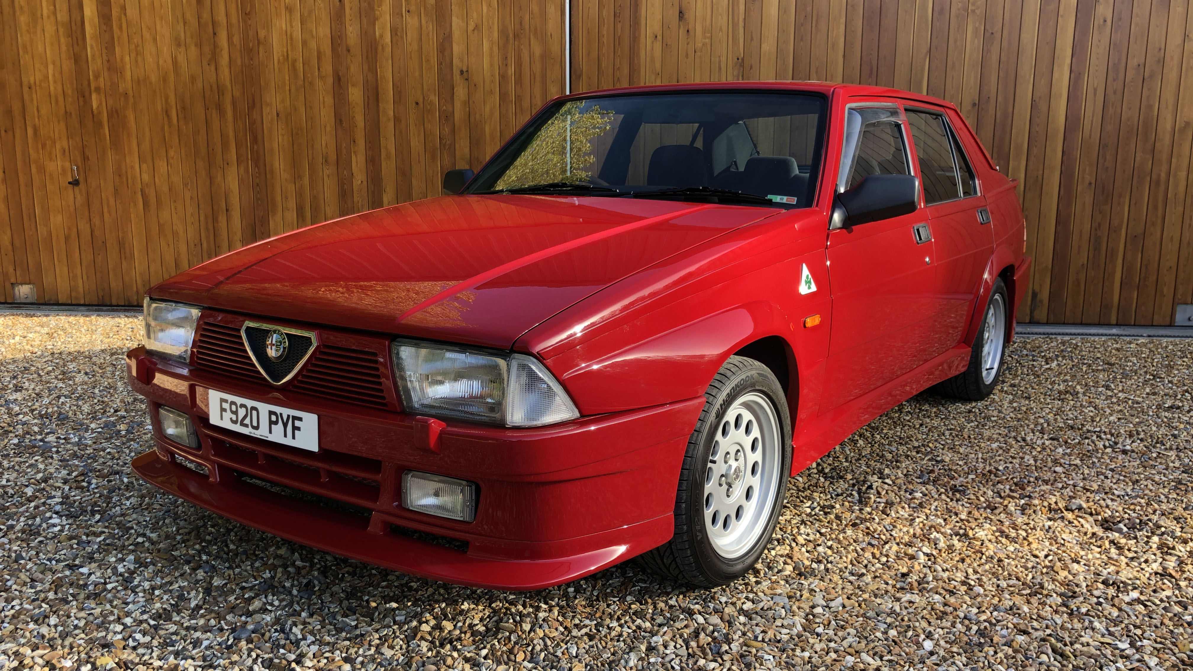 you-ll-be-wanting-this-16k-v6-engined-alfa-romeo-75-top-gear