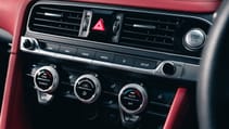 Genesis G70 Shooting Brake aircon controls detail
