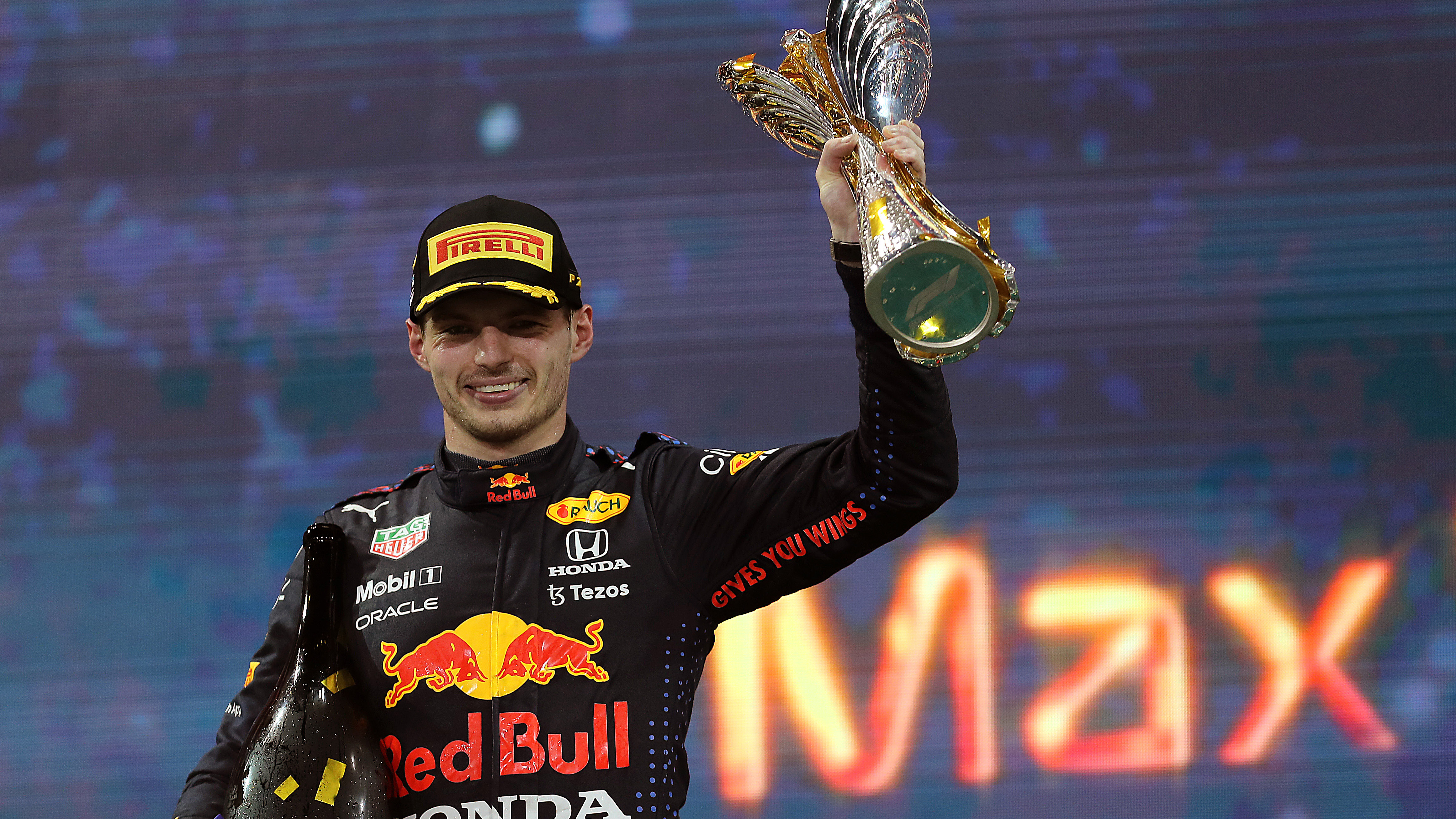 Blauwe plek voorkomen verbrand Max Verstappen is F1 champion 2021! | Top Gear