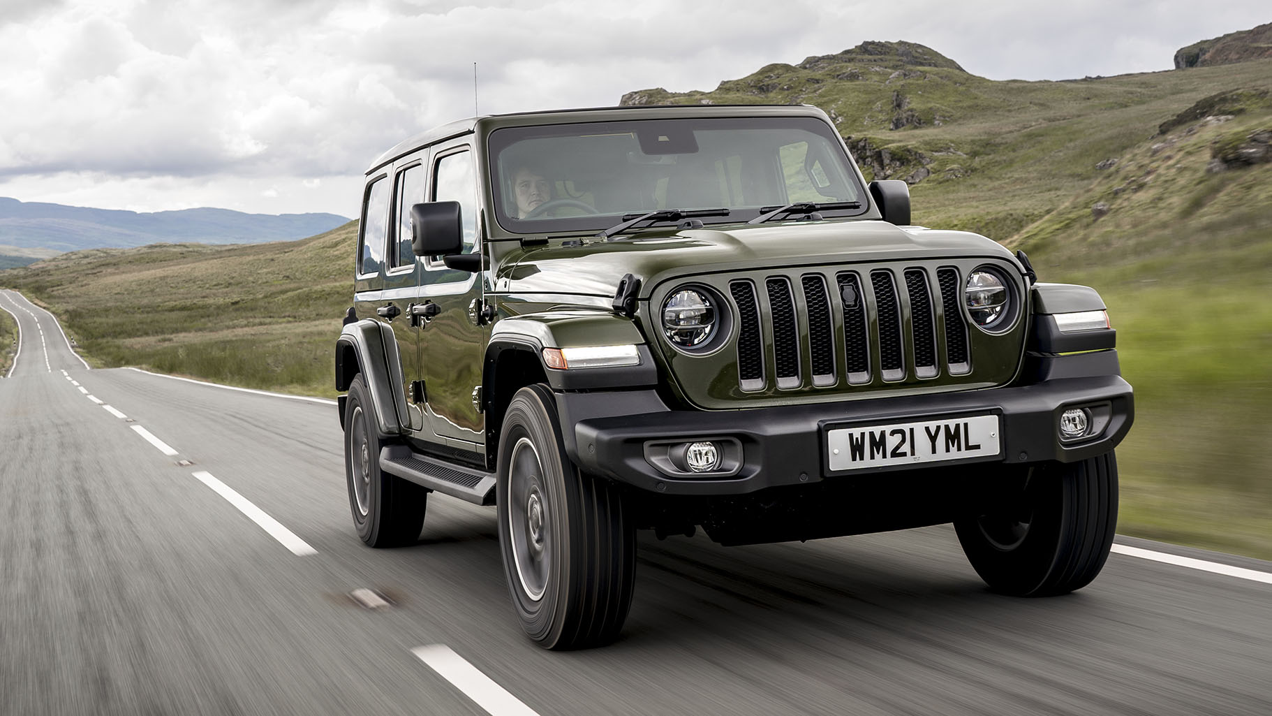 Jeep Wrangler Interior Layout & Technology | Top Gear