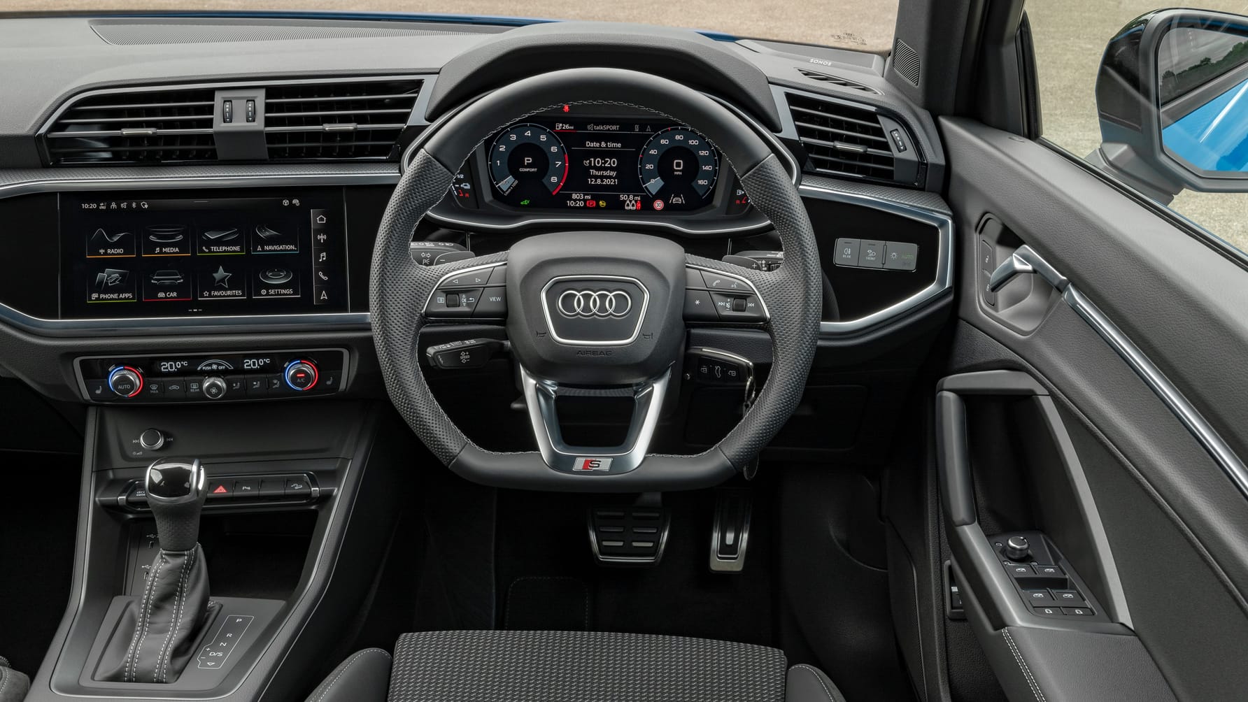 Audi Q3 Interior Layout & Technology Top Gear