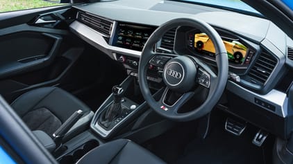 audi-a1-interior-layout-technology-top-gear