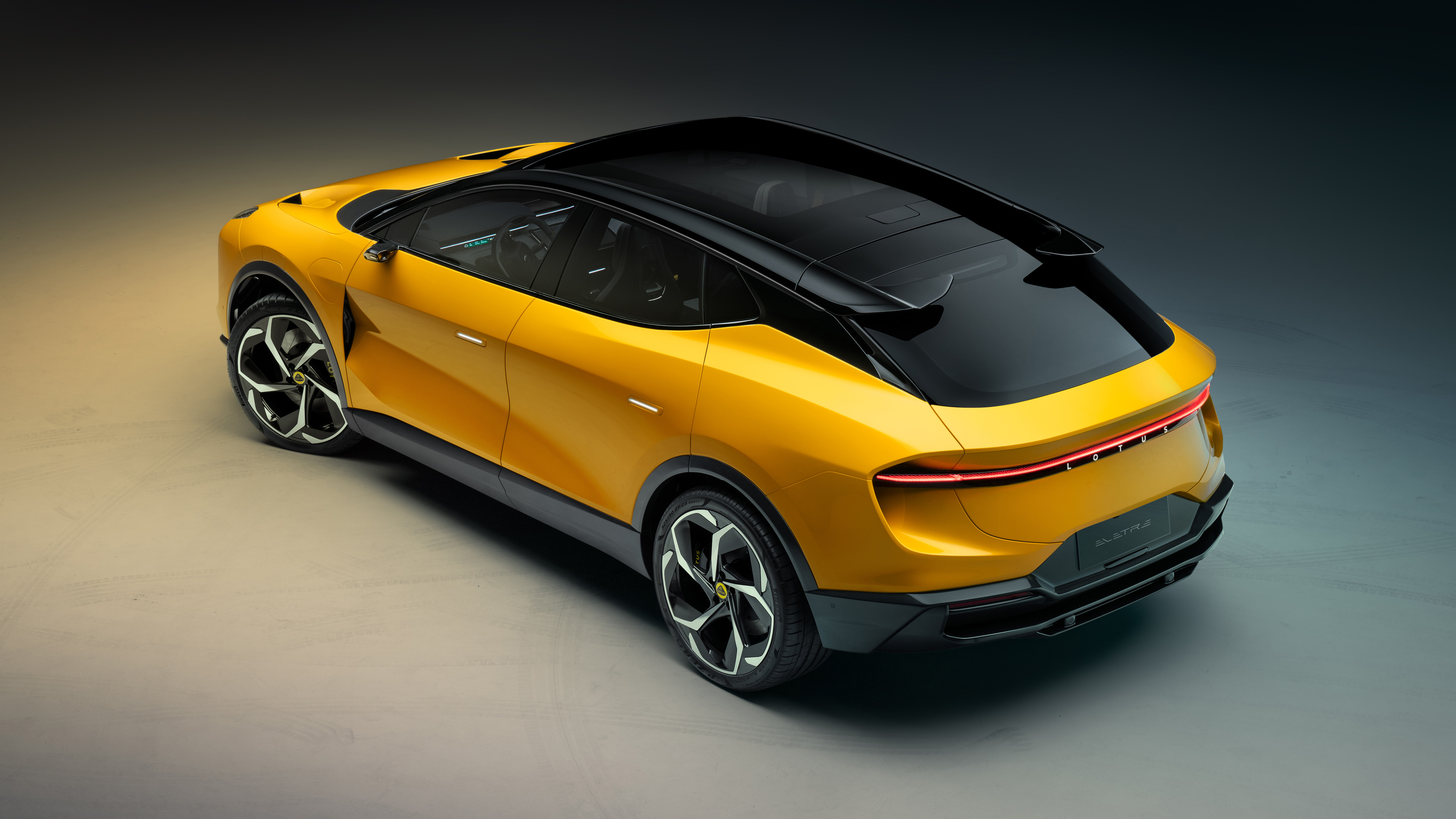 05_Lotus_Eletre_Yellow_Studio_High34R.jpg