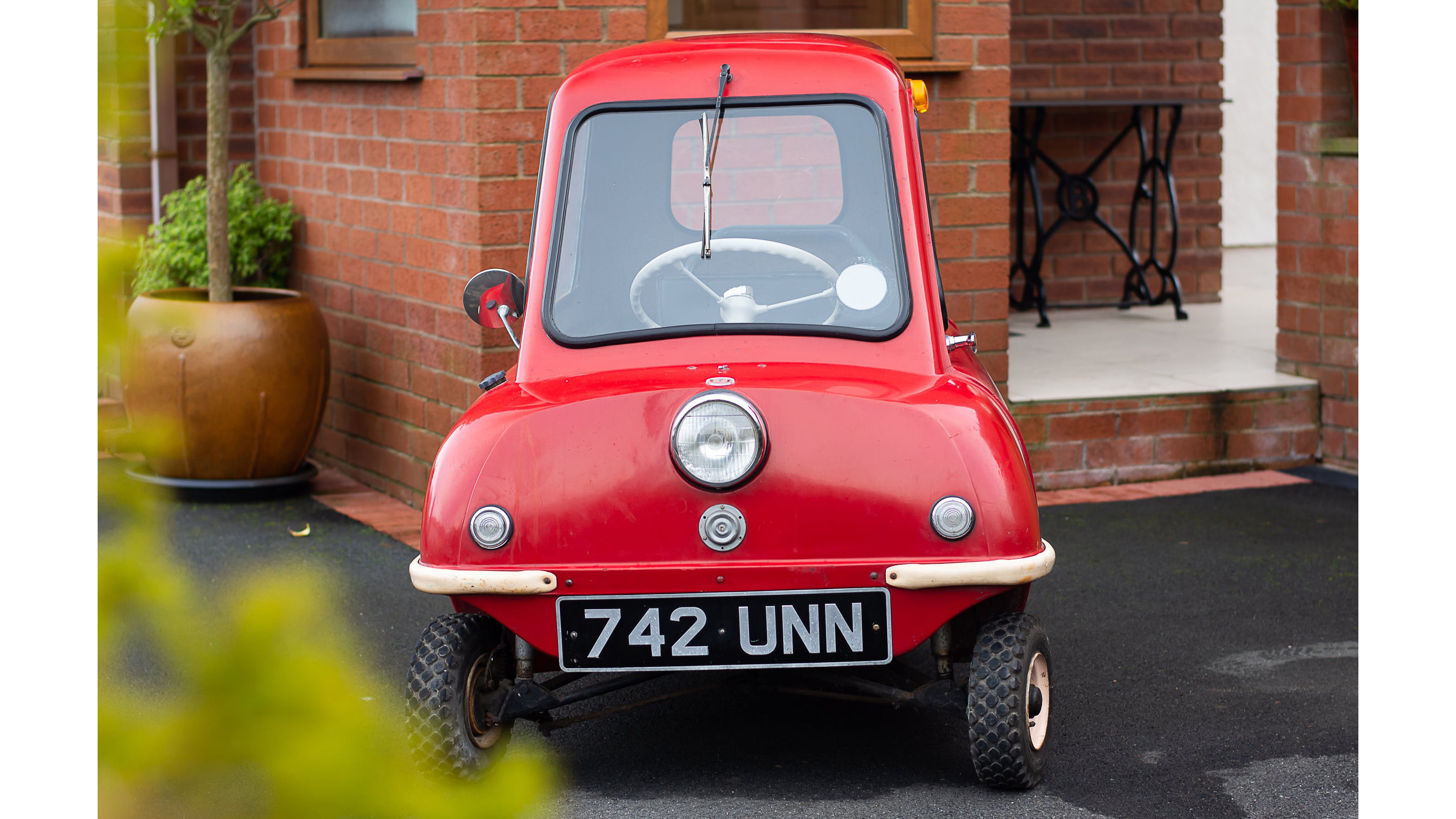 Peel P50 – The World’s Smallest Production Car插图4