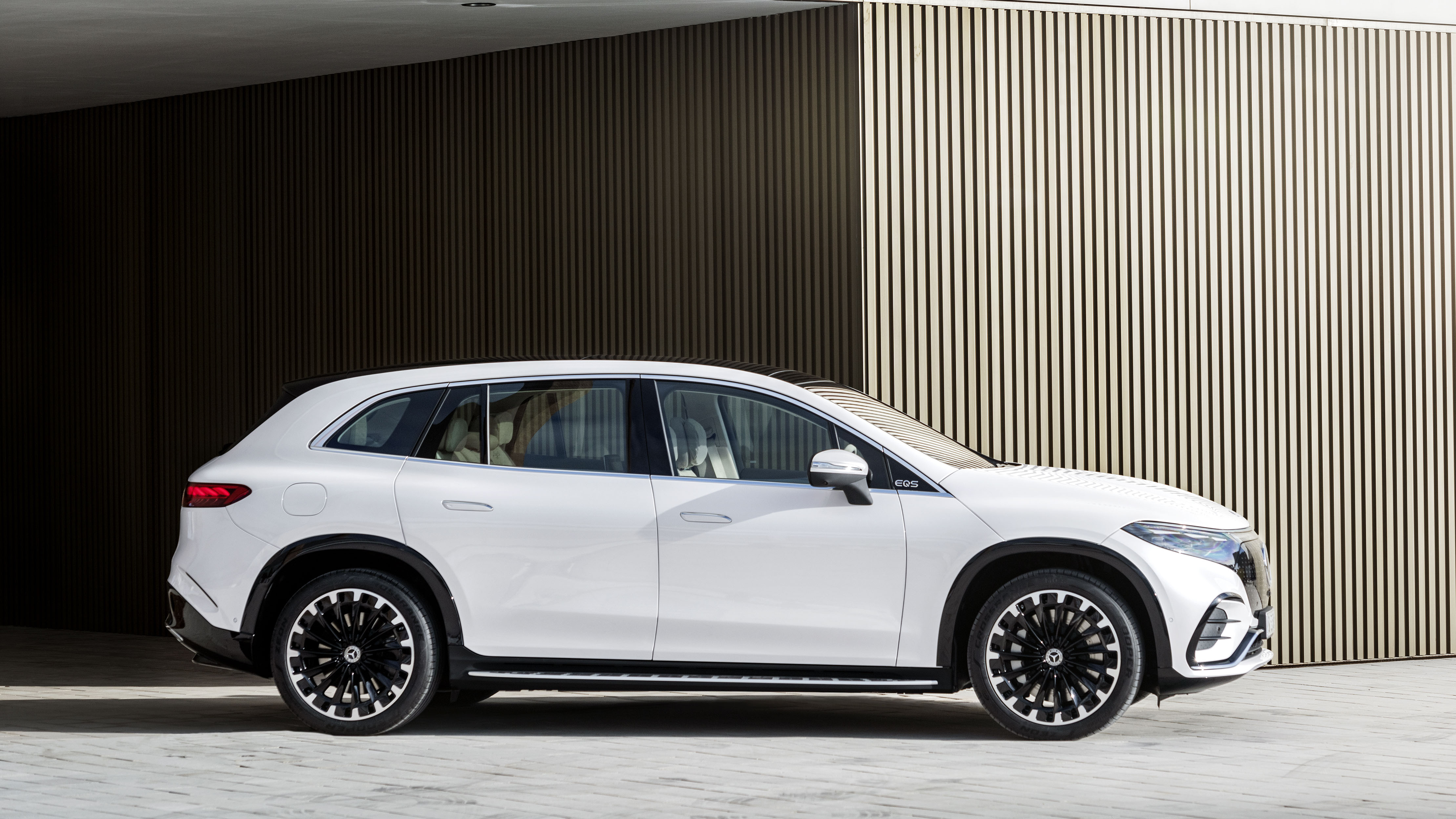 2023 Mercedes EQS SUV Arrives with Room for Seven