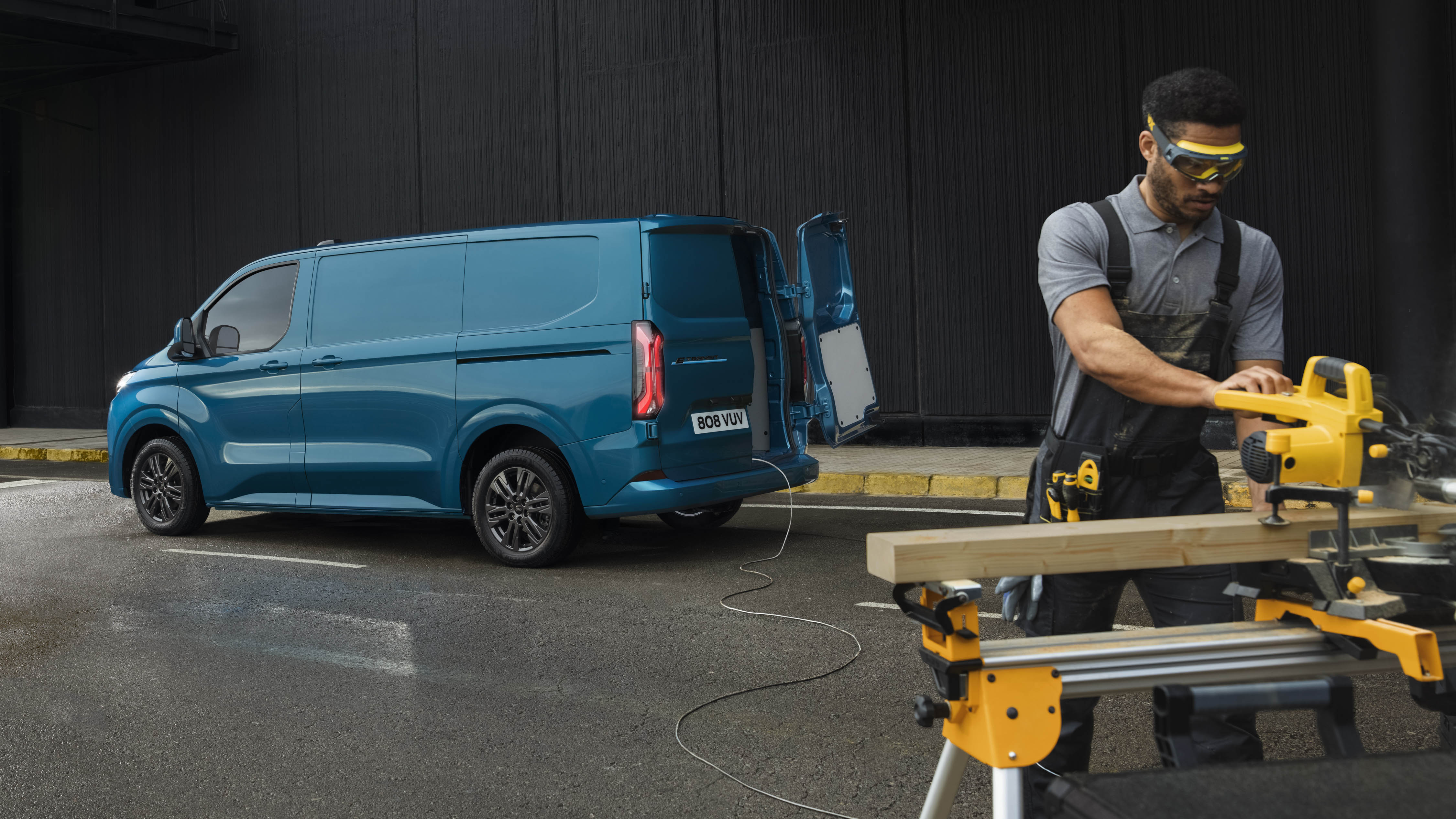 All-new Ford Transit Custom - details of electric, plug-in and