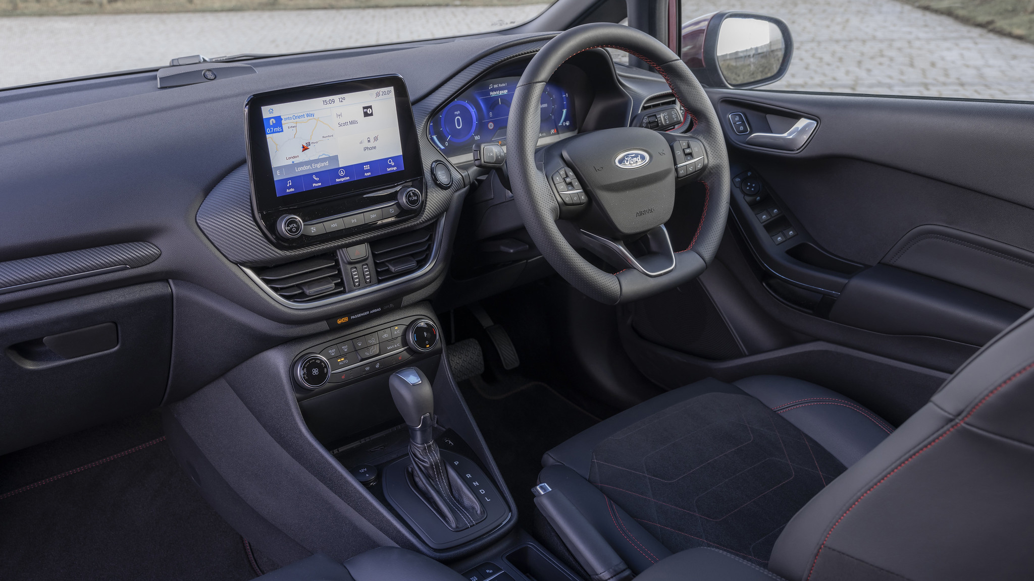 2010 Ford Fiesta interior Stock Photo - Alamy