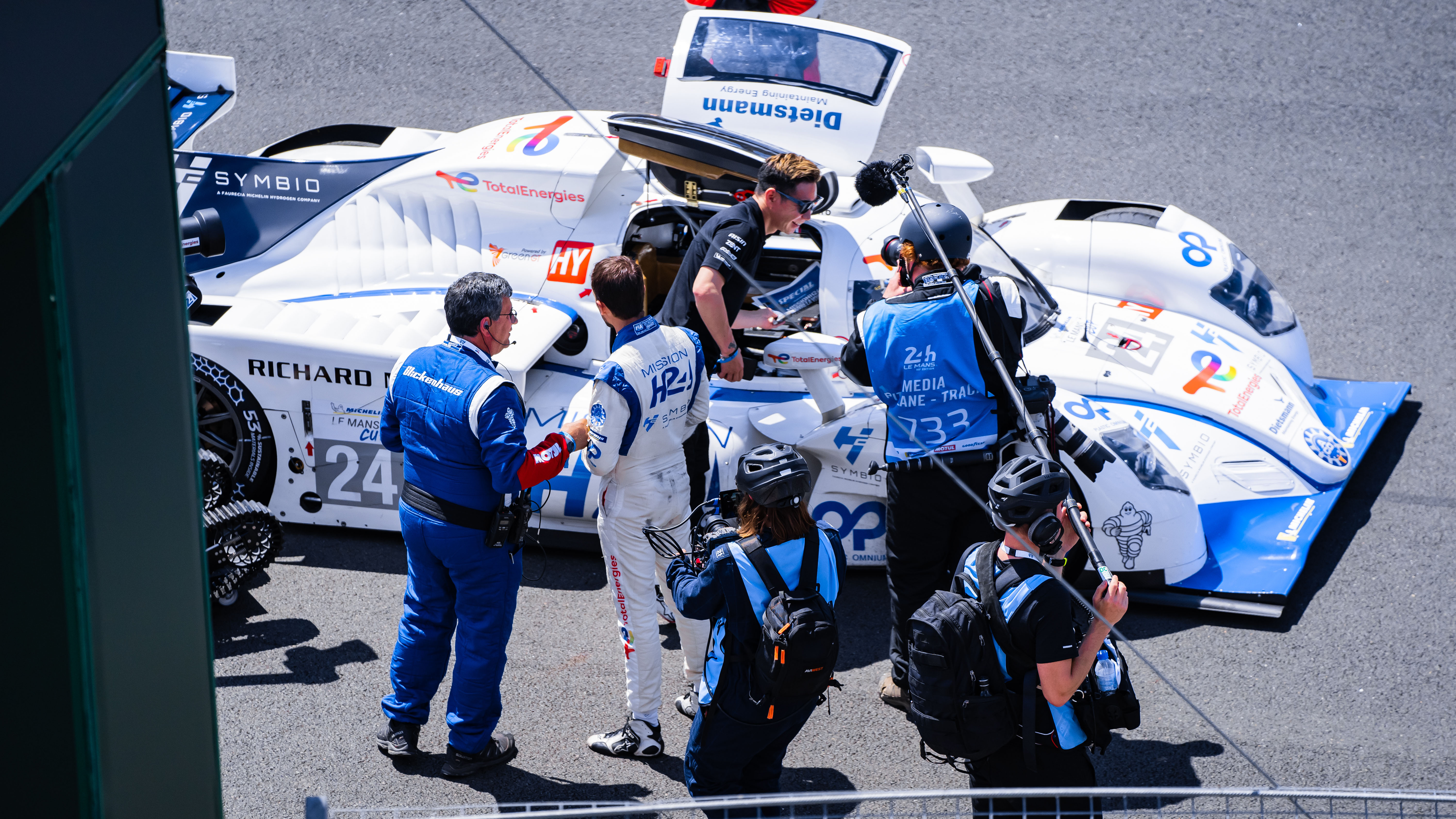 Interesting Shots of the Rear Wings in MVRC Le Mans 2018 - Mantium