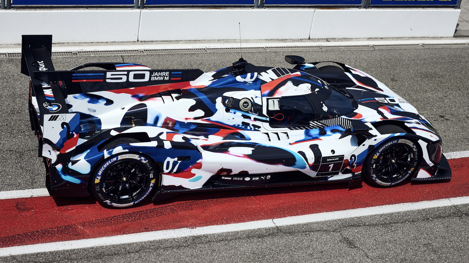 BMW M Hybrid V8