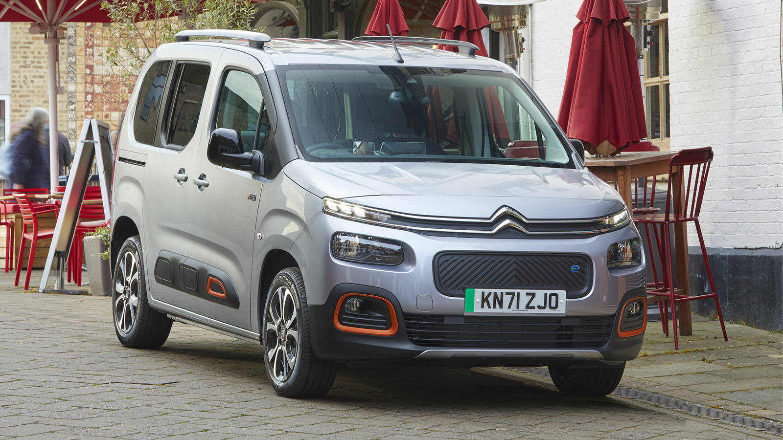 Citroen e-Berlingo static front end