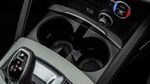 Alfa Romeo Stelvio cup holders