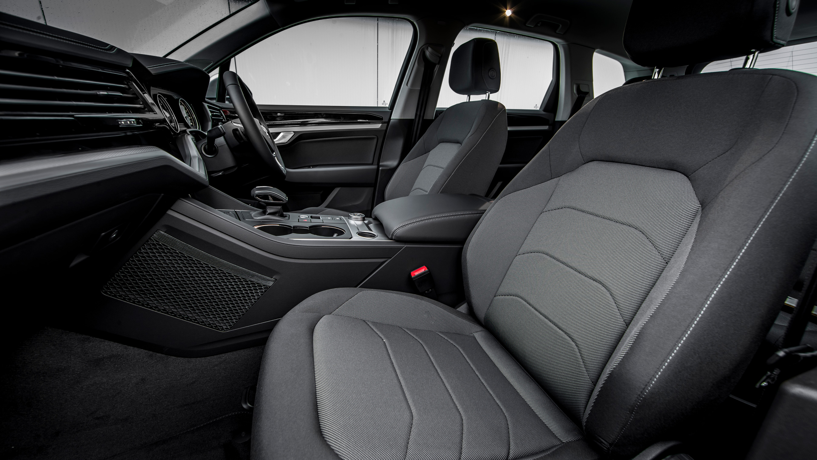 Khám Phá Không Gian Nội Thất Của Volkswagen Touareg 2025: Tối Giản - Tinh Tế - Đậm Chất Đức 4 11a Volkswagen Touareg