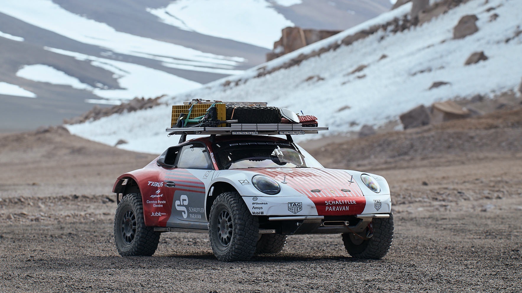 elite Låse indre Porsche has modded two 911s and sent them up the world's highest volcano | Top  Gear