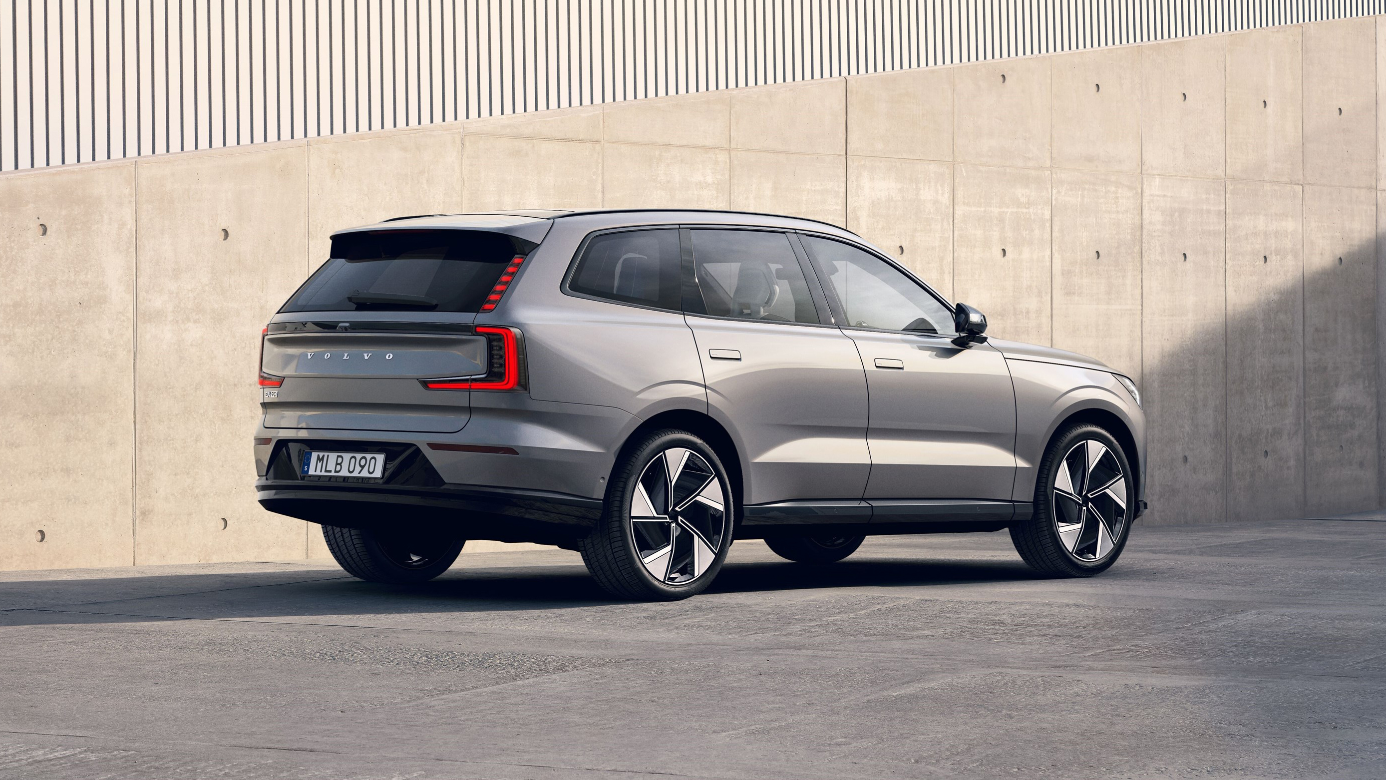 Volvo EX90, Fully electric 7-seater SUV