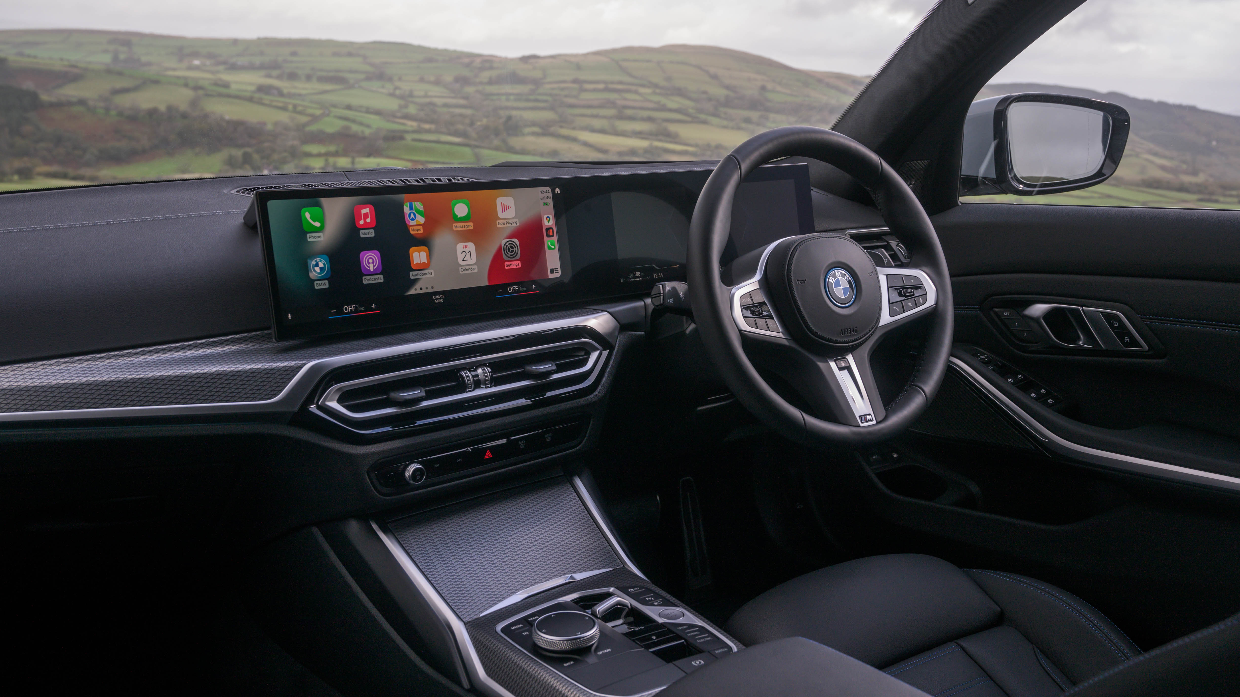 Bmw 330e touring deals