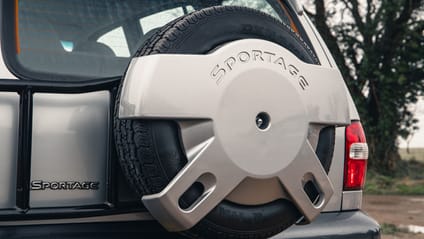(2003)  KIA SPORTAGE  vs  KIA SPORTAGE (2022)