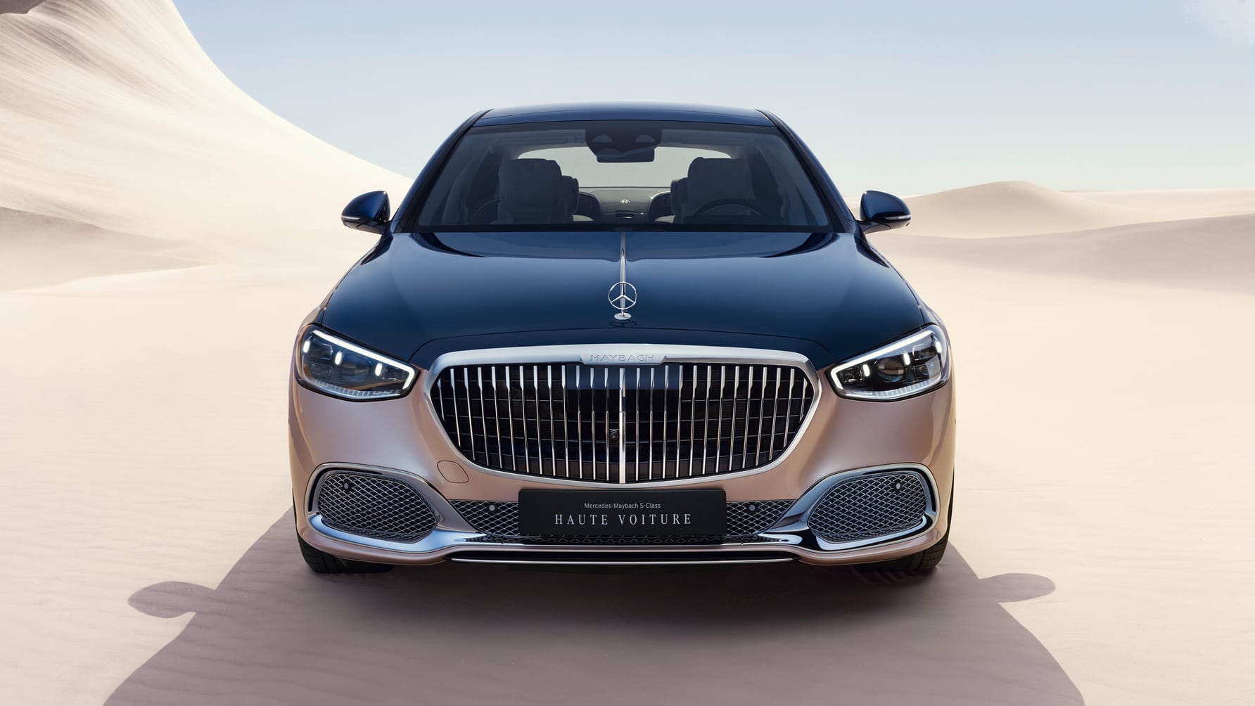 This is the limitededition MercedesMaybach S680 ‘Haute Couture’ Top
