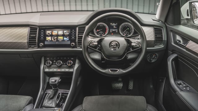 Skoda Kodiaq Interior Layout & Technology | Top Gear