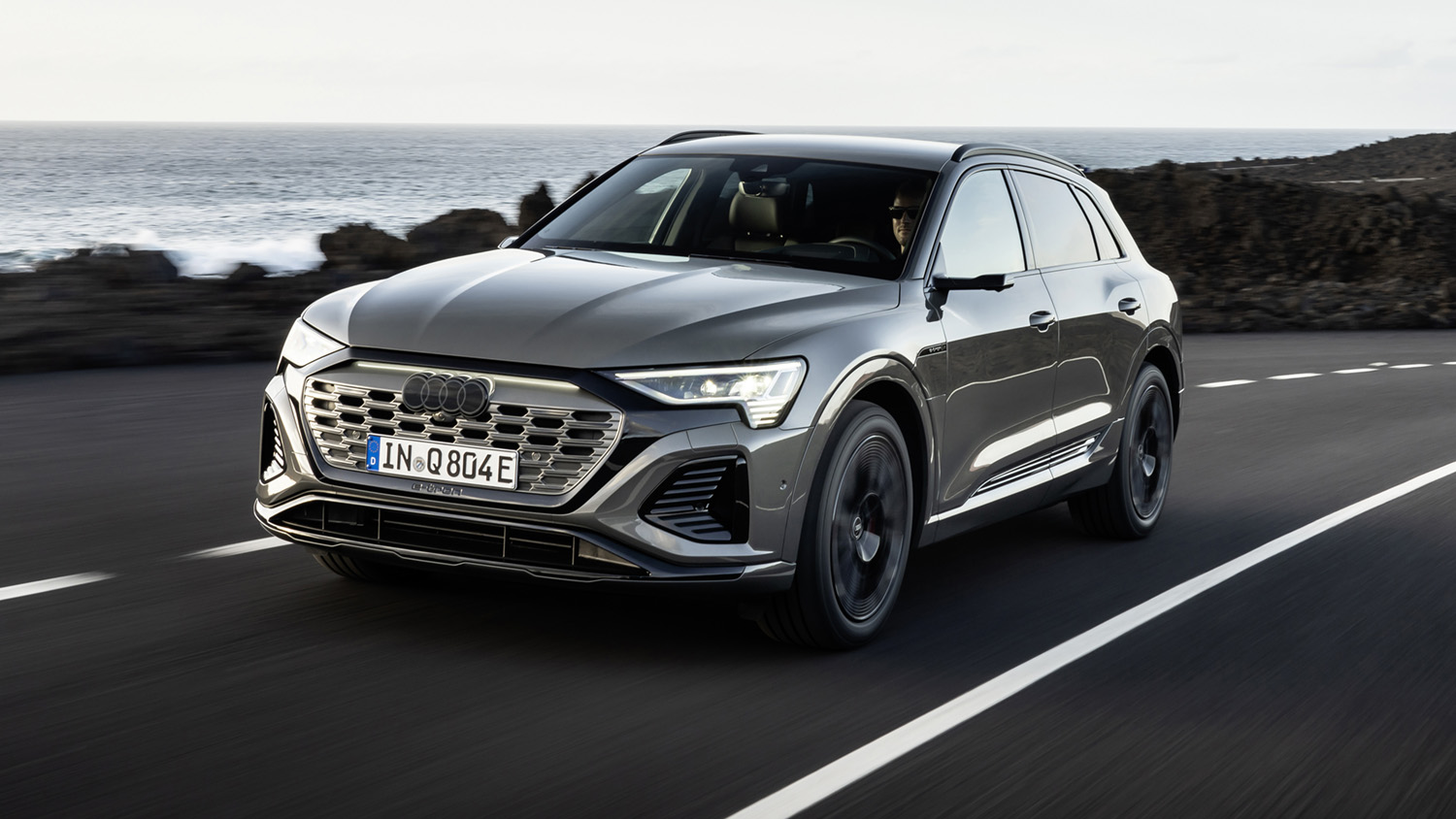 Audi Q8 e-tron front dynamic
