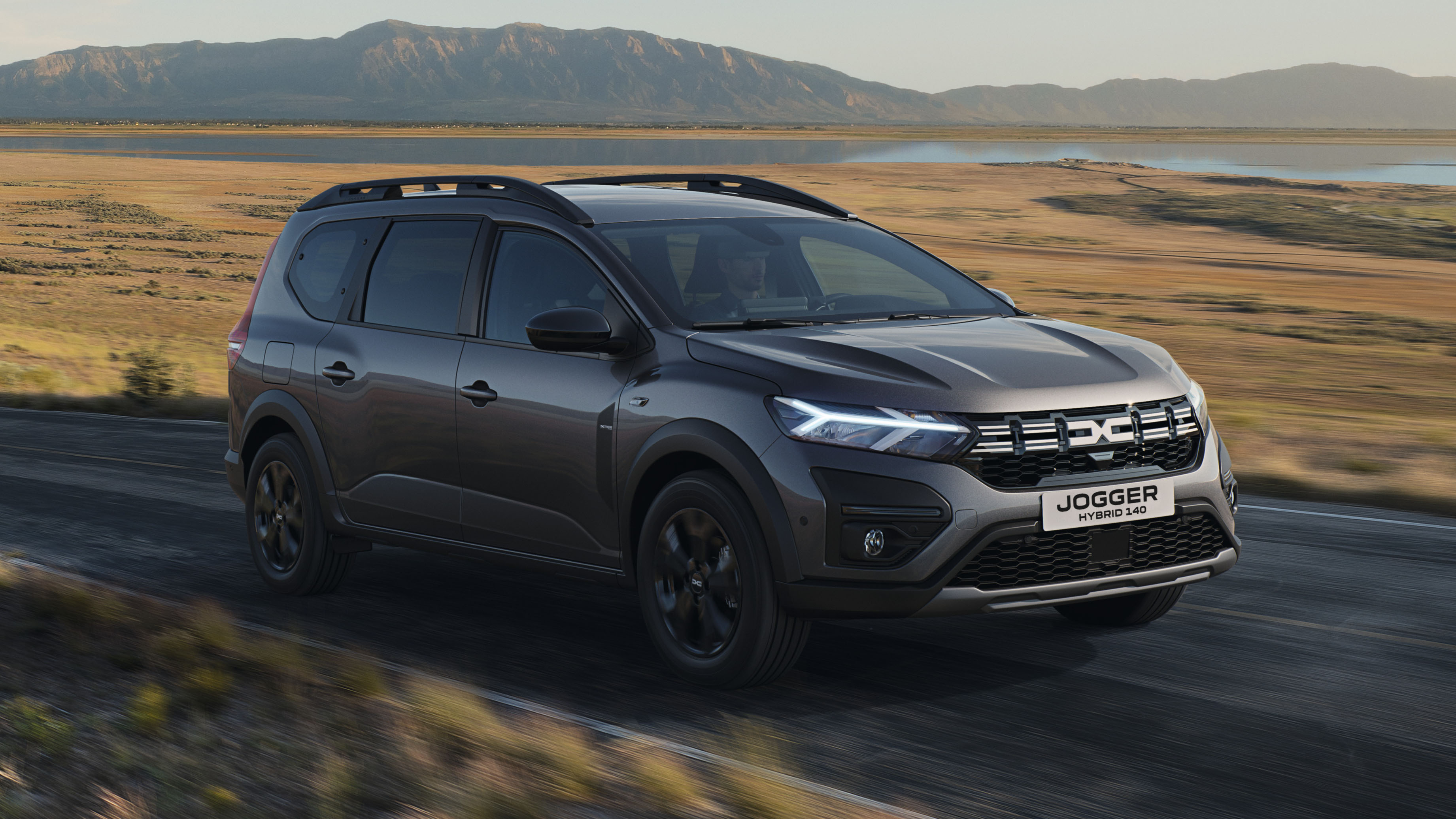 Dacia Jogger / Hybrid: Günstiger Familienvan im Test