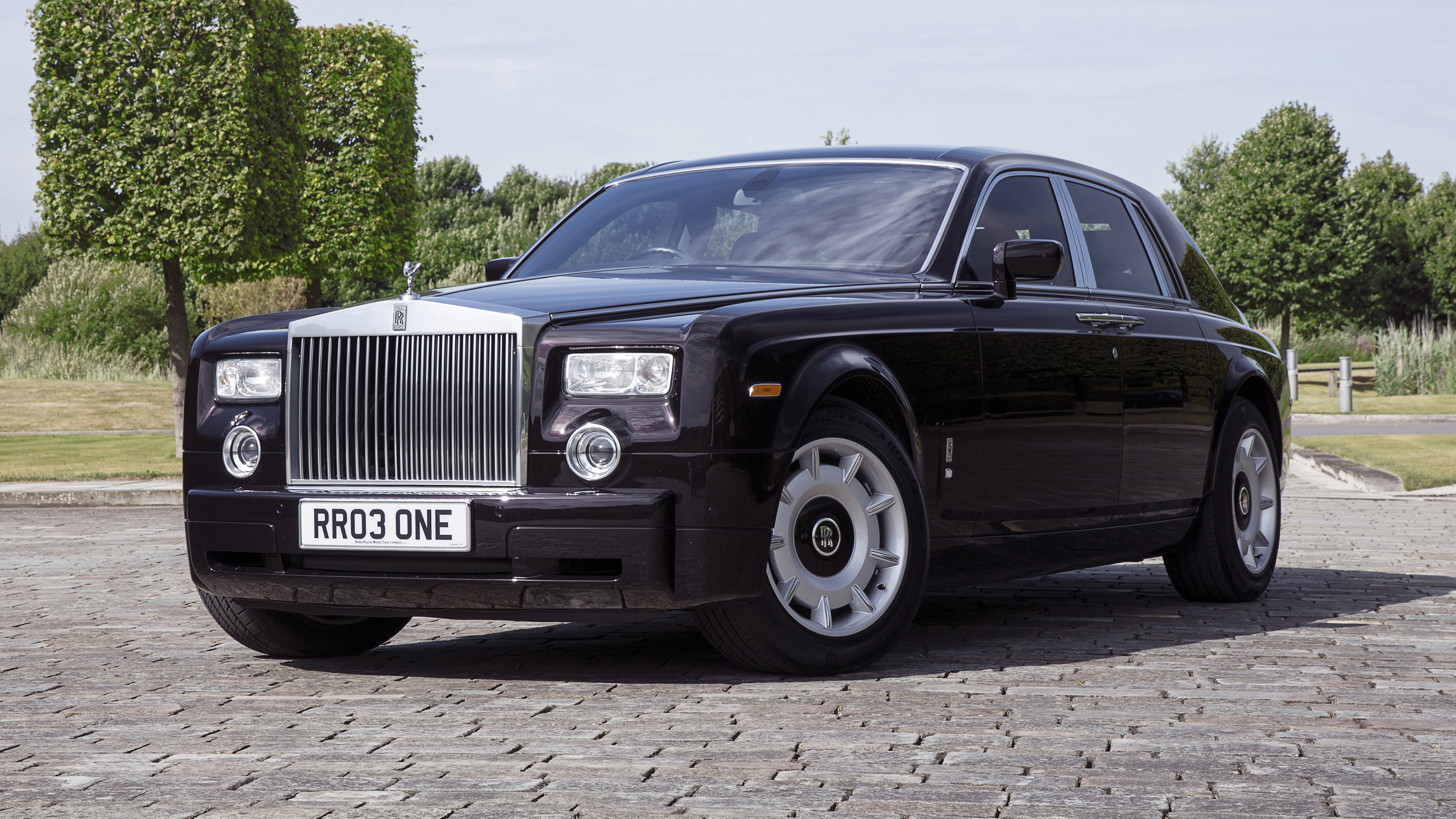 Rolls-Royce Phantom VII Review: Photos