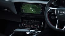 Audi Q8 e-tron screens