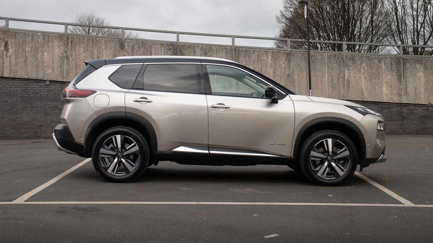 NISSAN X-TRAIL, EFFICIENCY FOR SEVEN - Auto&Design