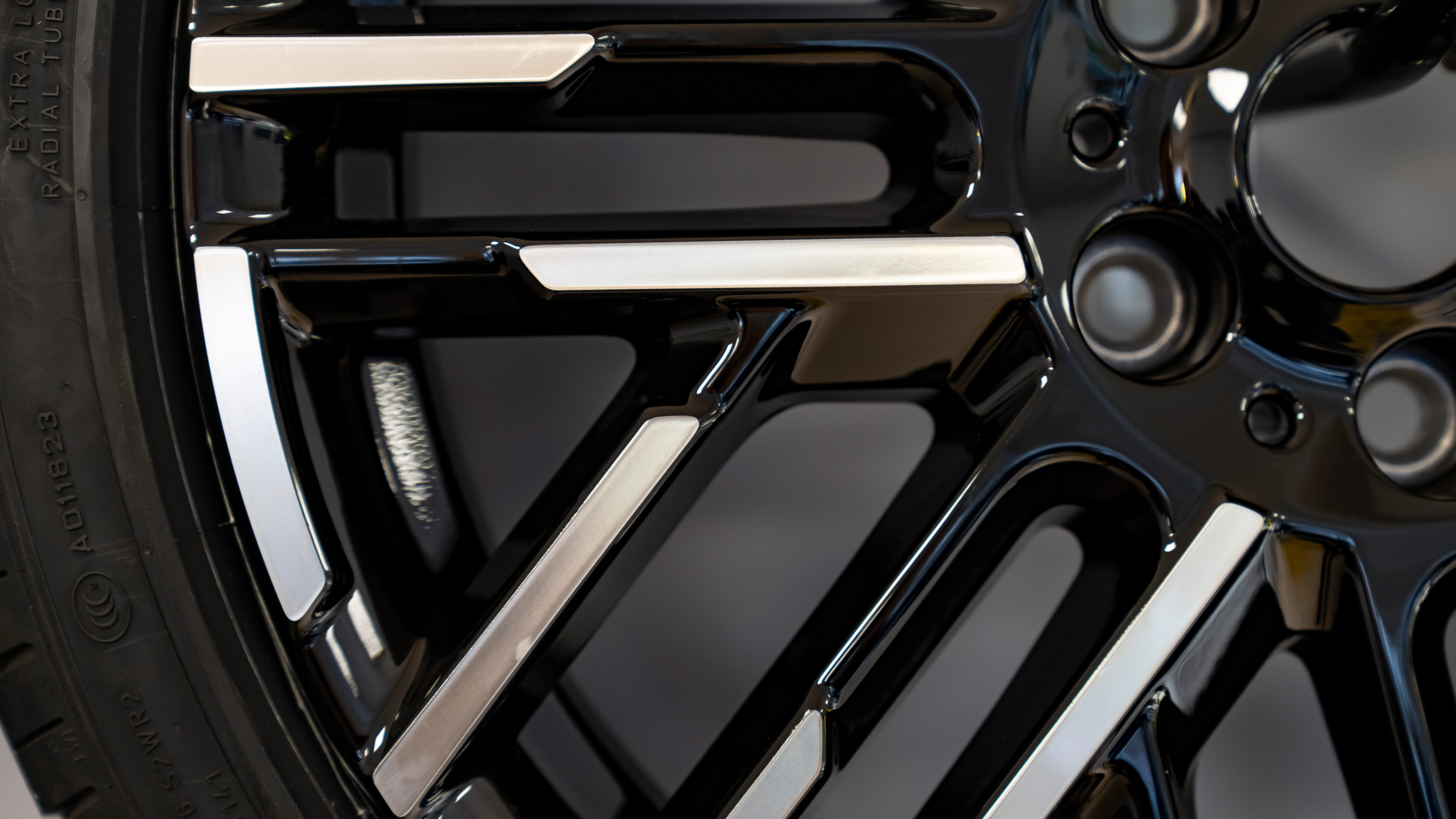 Mini design language alloy