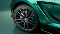 Aston Martin DBX707 AMR23, el primero con la firma de Fernando Alonso