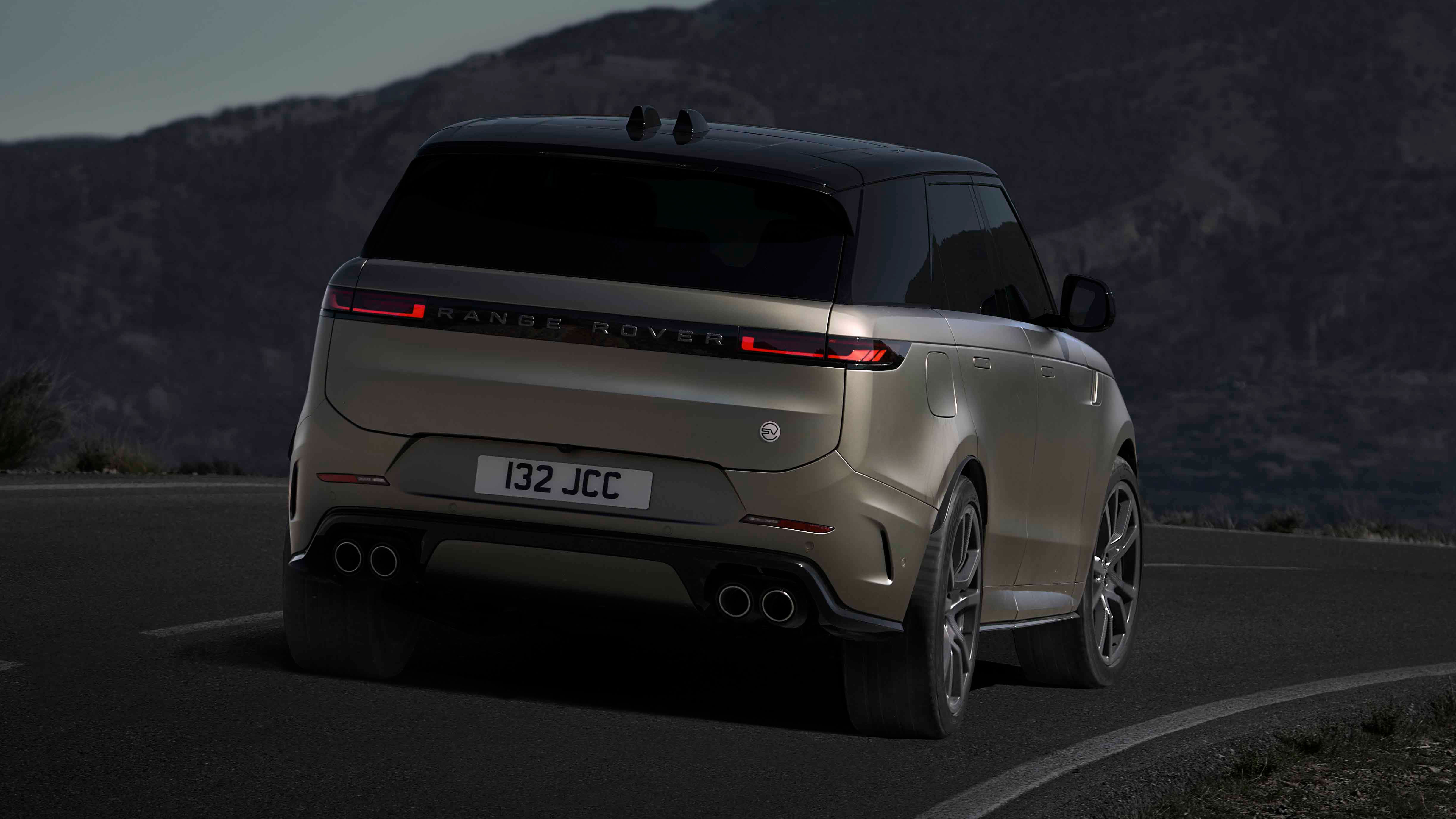 2023 Range Rover Sport SVR Is Out for Super SUV Blood - autoevolution