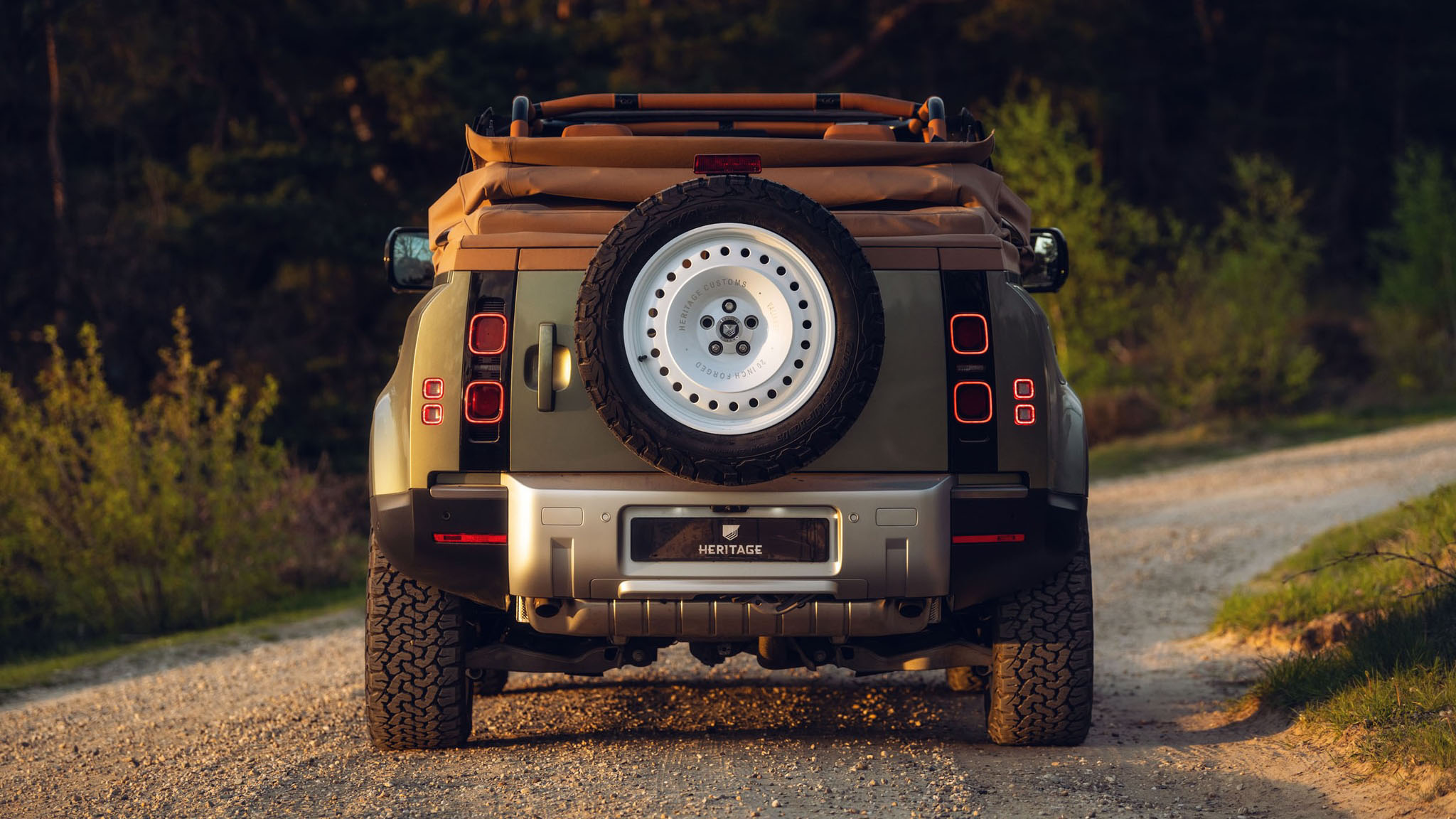 A Dutch modifier has built a Land Rover Defender 90 convertible ...